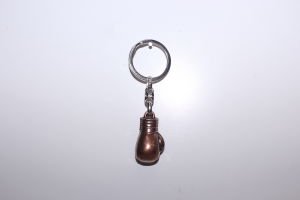 Bronz Box Eldiveni Metal Anahtarlık