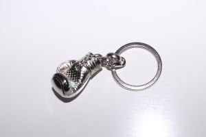 Gümüş Box Eldiveni Metal Anahtarlık