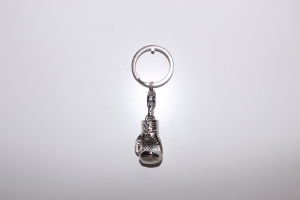 Gümüş Box Eldiveni Metal Anahtarlık