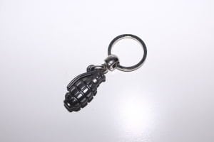 Siyah El Bombası Metal Anahtarlık
